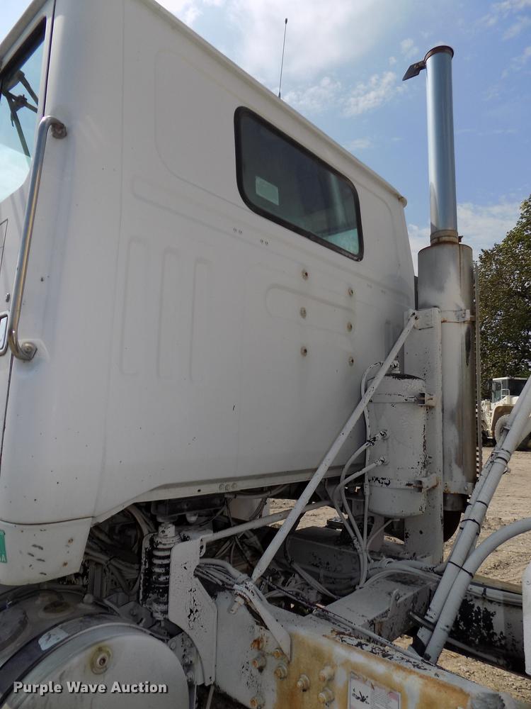 image for item DB8588 1995 Volvo Aero ACL ready mix truck