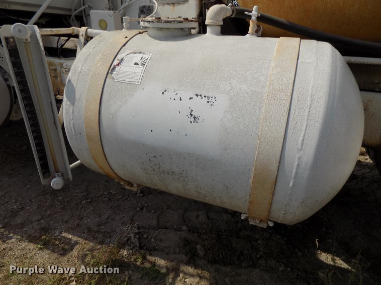 image for item DB8588 1995 Volvo Aero ACL ready mix truck