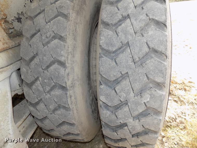 image for item DB8588 1995 Volvo Aero ACL ready mix truck