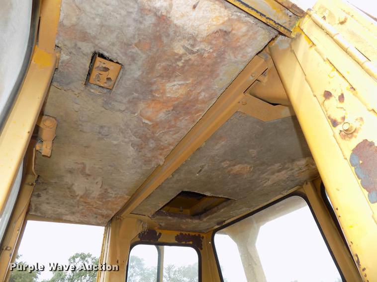 image for item DB8590 1973 Caterpillar D7F dozer