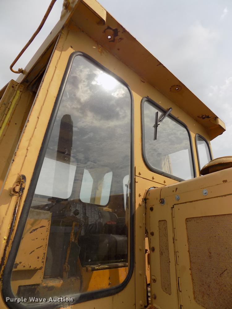 image for item DB8590 1973 Caterpillar D7F dozer