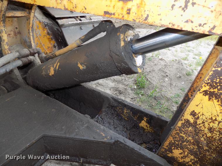 image for item DB8590 1973 Caterpillar D7F dozer
