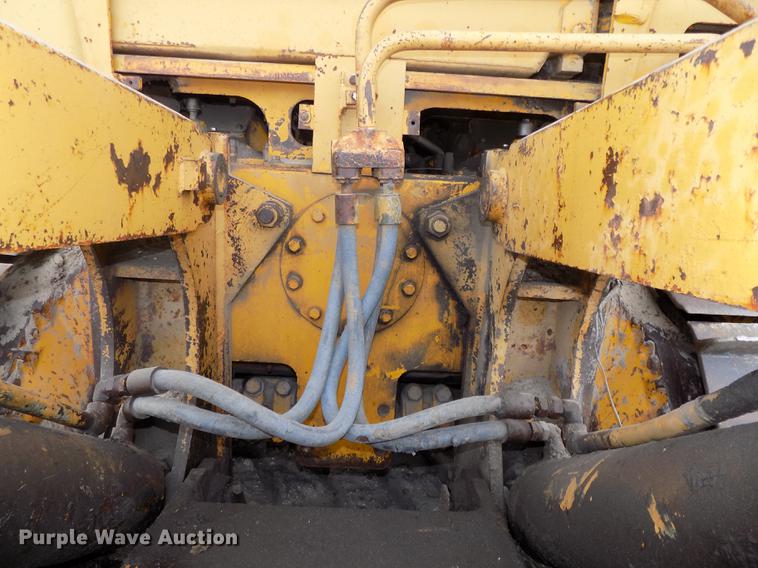 image for item DB8590 1973 Caterpillar D7F dozer