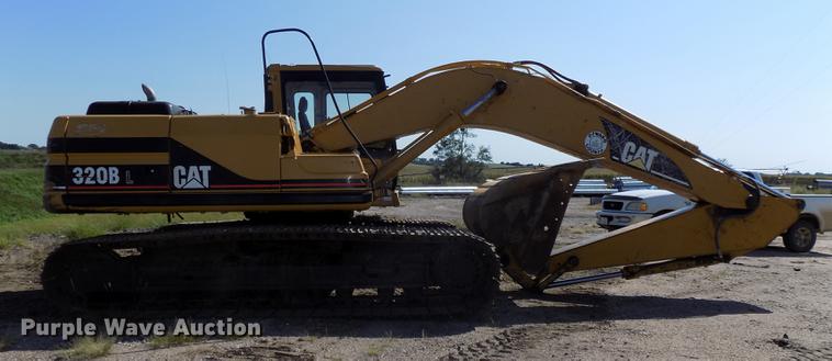 image for item DB8598 1999 Caterpillar 320B L excavator