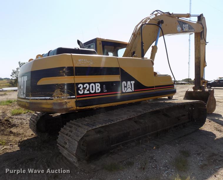 image for item DB8598 1999 Caterpillar 320B L excavator