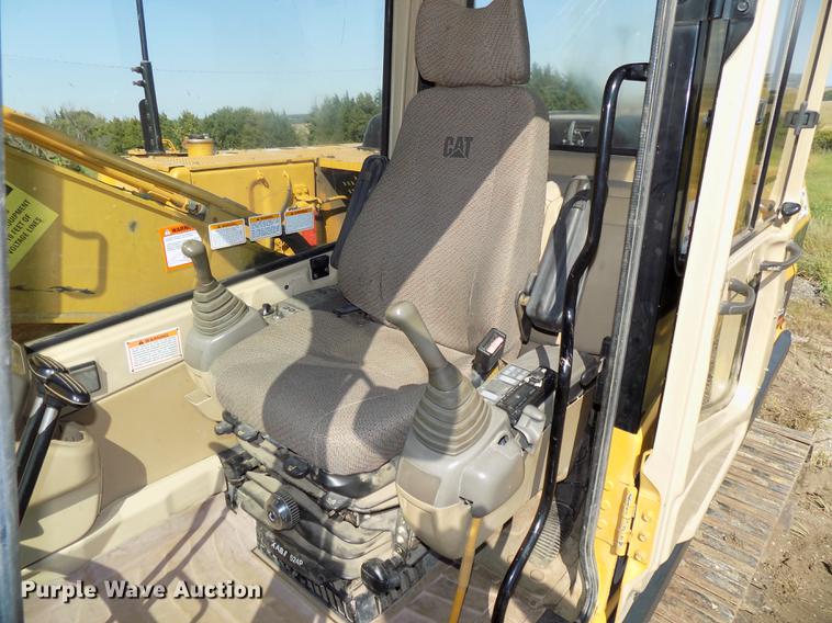 image for item DB8598 1999 Caterpillar 320B L excavator