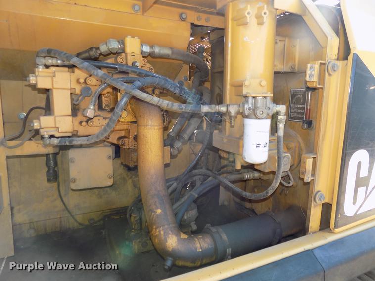 image for item DB8598 1999 Caterpillar 320B L excavator