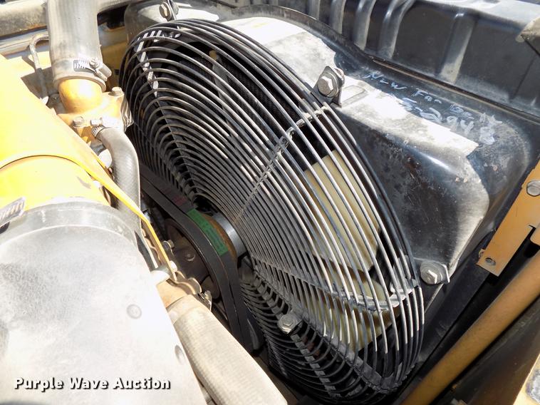 image for item DB8598 1999 Caterpillar 320B L excavator