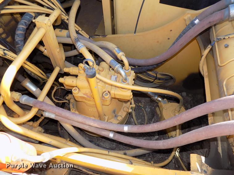 image for item DB8598 1999 Caterpillar 320B L excavator