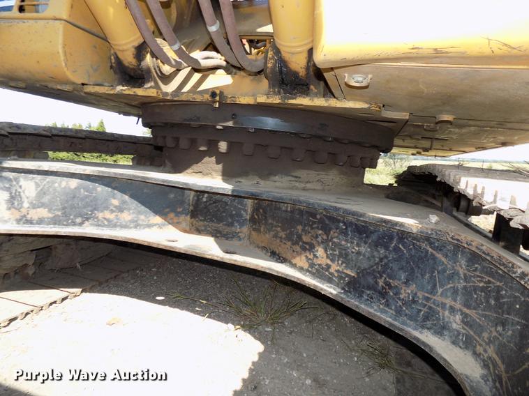 image for item DB8598 1999 Caterpillar 320B L excavator