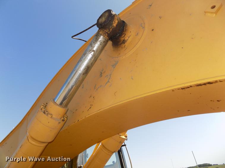 image for item DB8598 1999 Caterpillar 320B L excavator