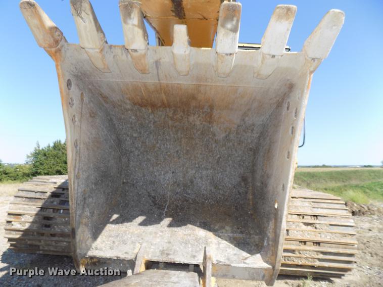 image for item DB8598 1999 Caterpillar 320B L excavator