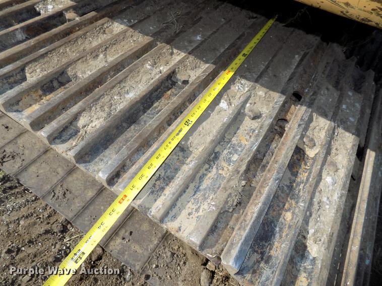 image for item DB8598 1999 Caterpillar 320B L excavator