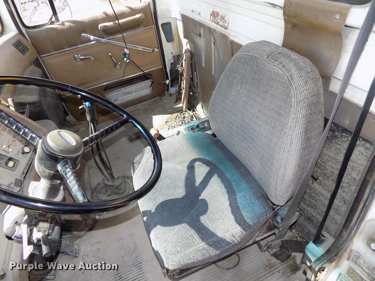 image for item DB8608 1995 Ford LT8000 ready mix truck