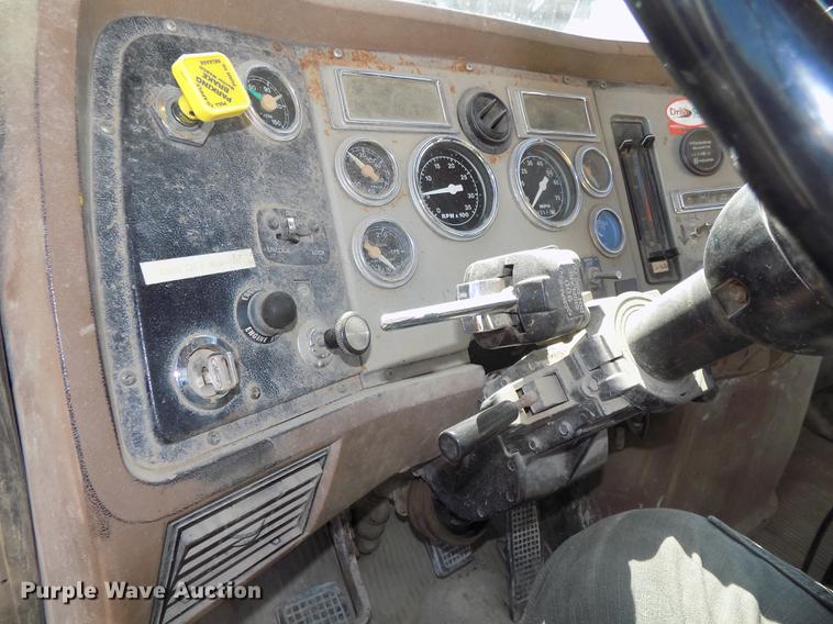 image for item DB8608 1995 Ford LT8000 ready mix truck