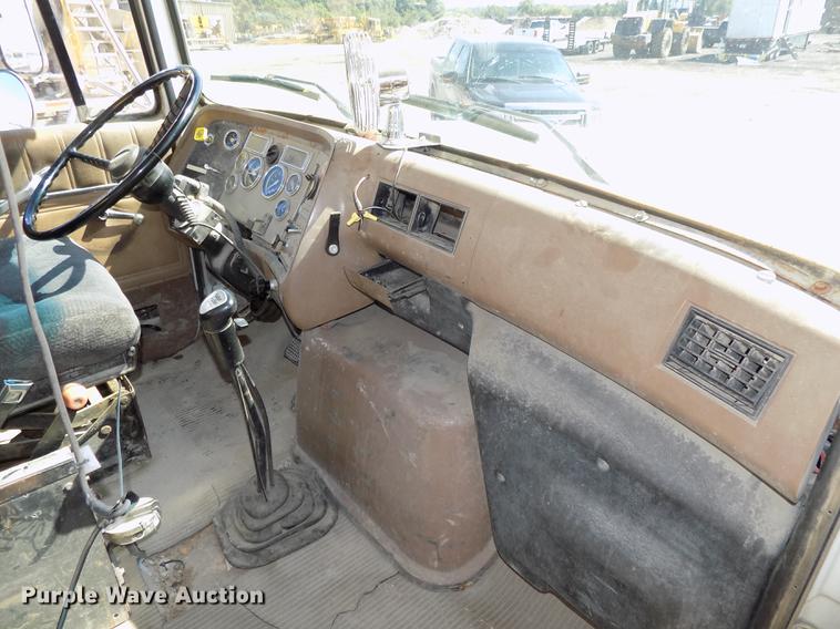 image for item DB8608 1995 Ford LT8000 ready mix truck