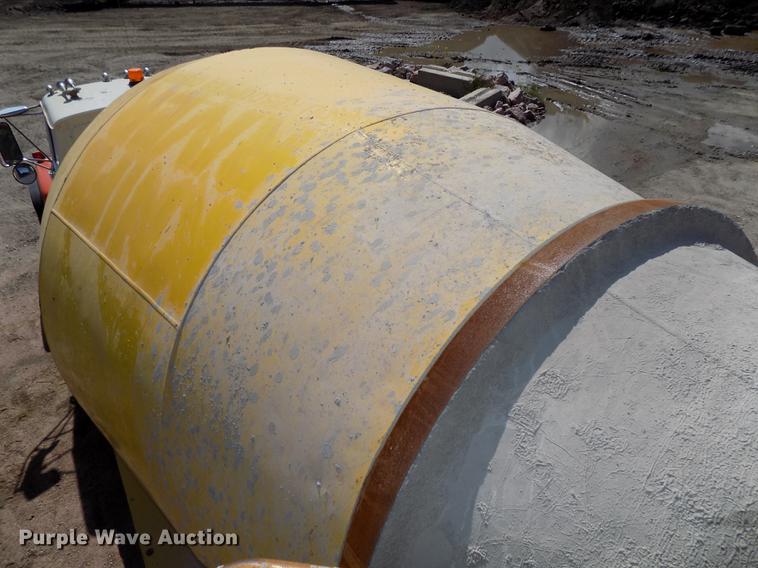 image for item DB8608 1995 Ford LT8000 ready mix truck