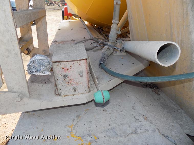 image for item DB8608 1995 Ford LT8000 ready mix truck