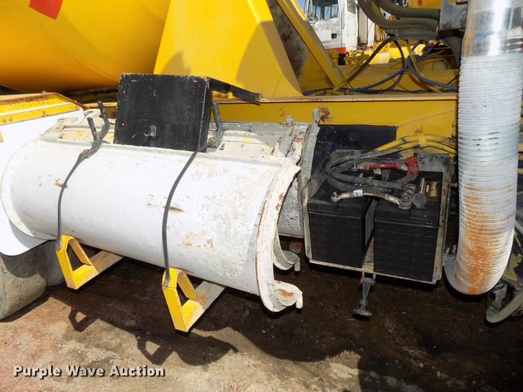 image for item DB8608 1995 Ford LT8000 ready mix truck