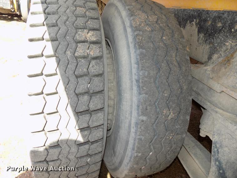 image for item DB8608 1995 Ford LT8000 ready mix truck