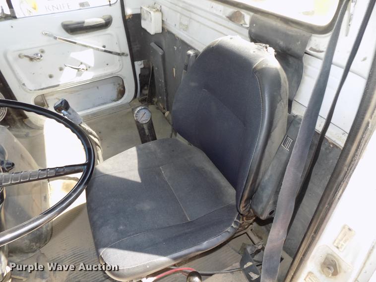 image for item DB8609 1991 Ford LT9000 ready mix truck