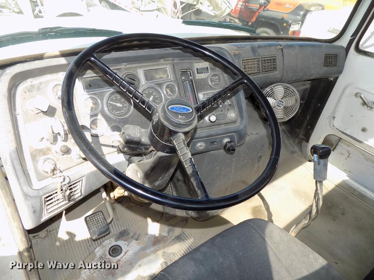 image for item DB8609 1991 Ford LT9000 ready mix truck