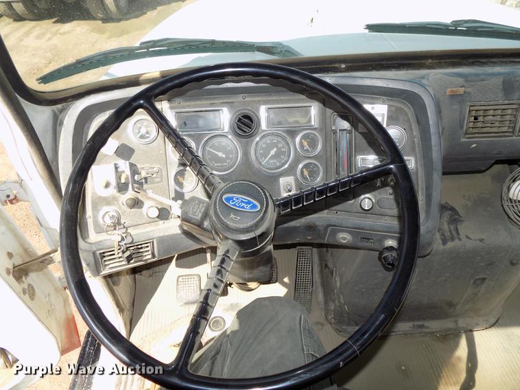 image for item DB8609 1991 Ford LT9000 ready mix truck