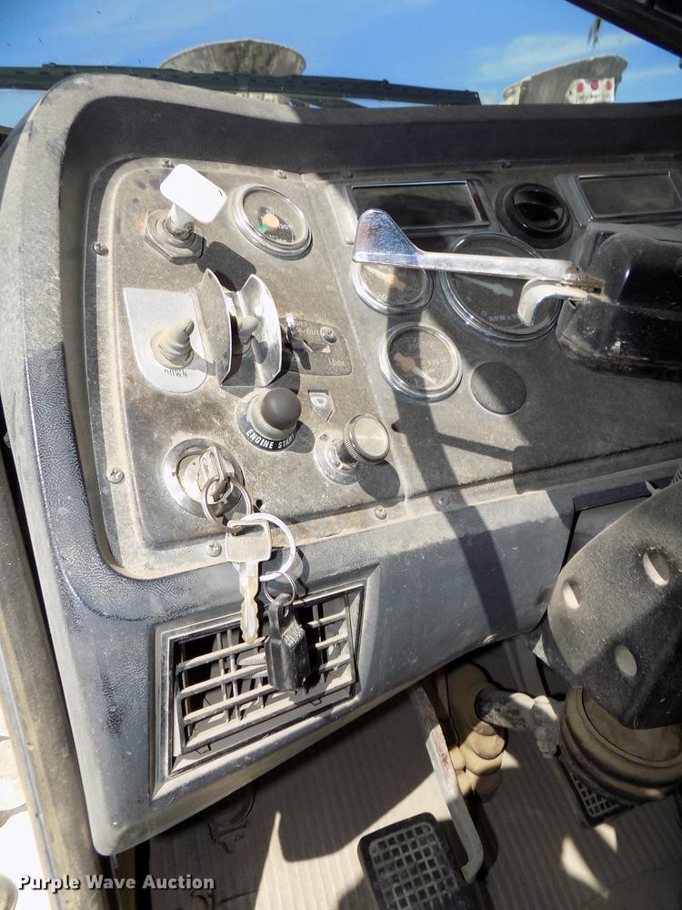 image for item DB8609 1991 Ford LT9000 ready mix truck