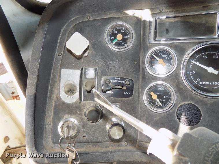 image for item DB8609 1991 Ford LT9000 ready mix truck