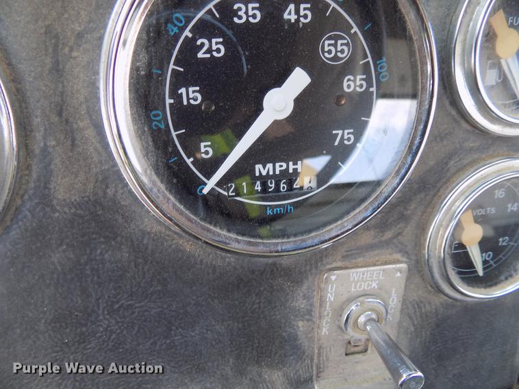 image for item DB8609 1991 Ford LT9000 ready mix truck