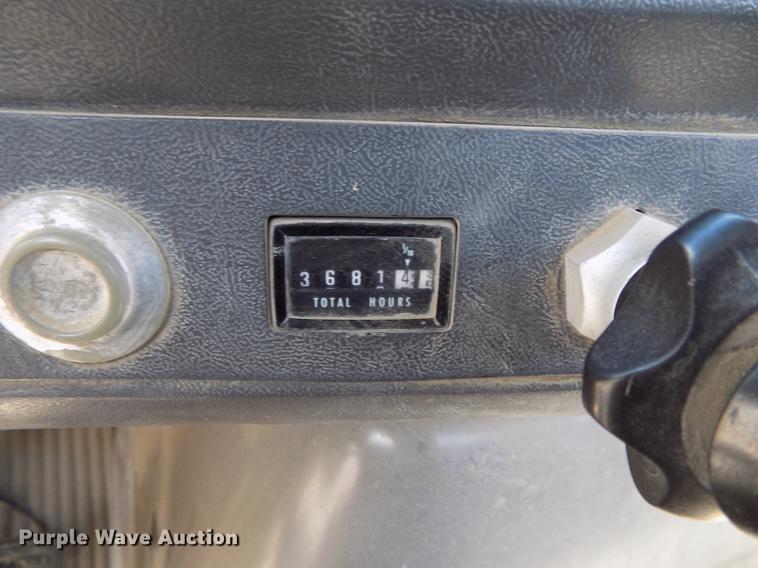 image for item DB8609 1991 Ford LT9000 ready mix truck