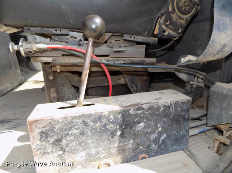 image for item DB8609 1991 Ford LT9000 ready mix truck