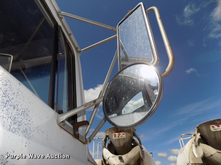 image for item DB8609 1991 Ford LT9000 ready mix truck