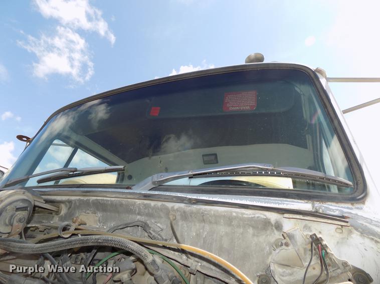 image for item DB8609 1991 Ford LT9000 ready mix truck