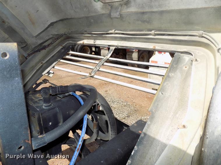 image for item DB8609 1991 Ford LT9000 ready mix truck