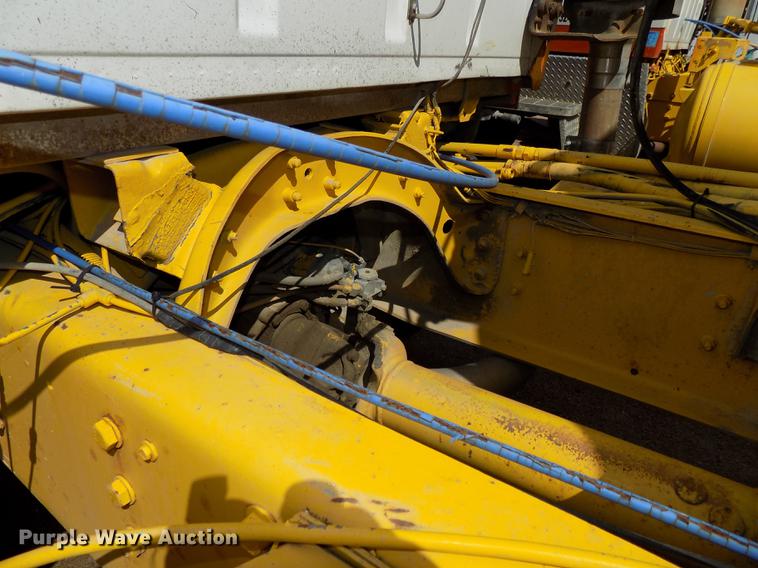 image for item DB8609 1991 Ford LT9000 ready mix truck