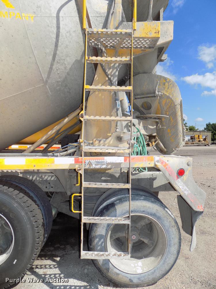 image for item DB8609 1991 Ford LT9000 ready mix truck