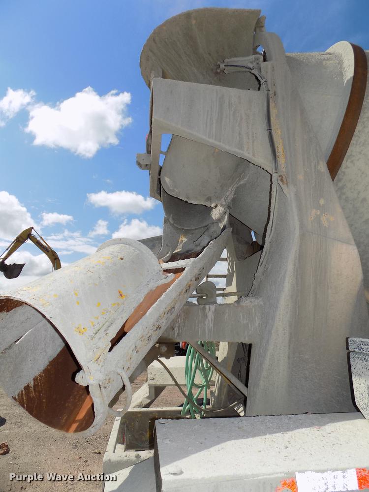 image for item DB8609 1991 Ford LT9000 ready mix truck