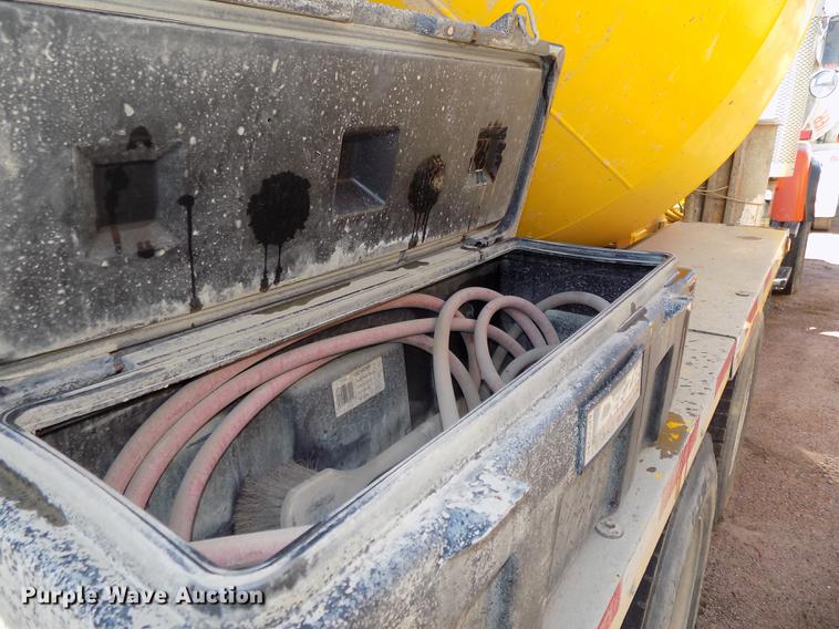 image for item DB8609 1991 Ford LT9000 ready mix truck