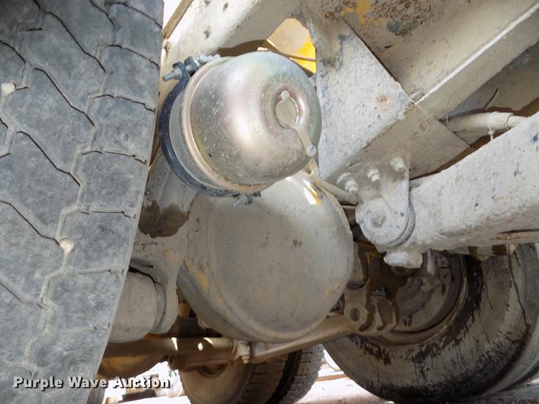 image for item DB8609 1991 Ford LT9000 ready mix truck