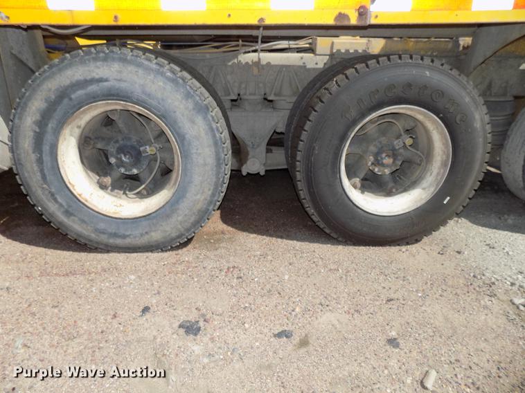 image for item DB8609 1991 Ford LT9000 ready mix truck