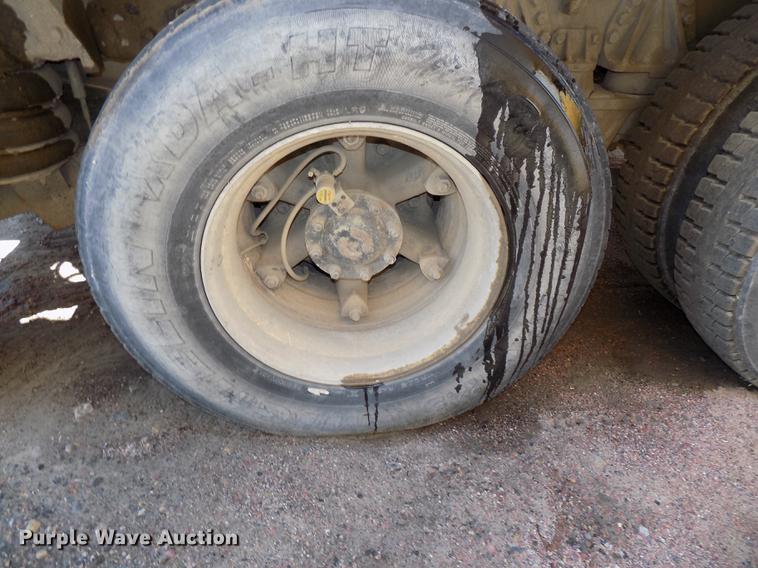 image for item DB8609 1991 Ford LT9000 ready mix truck