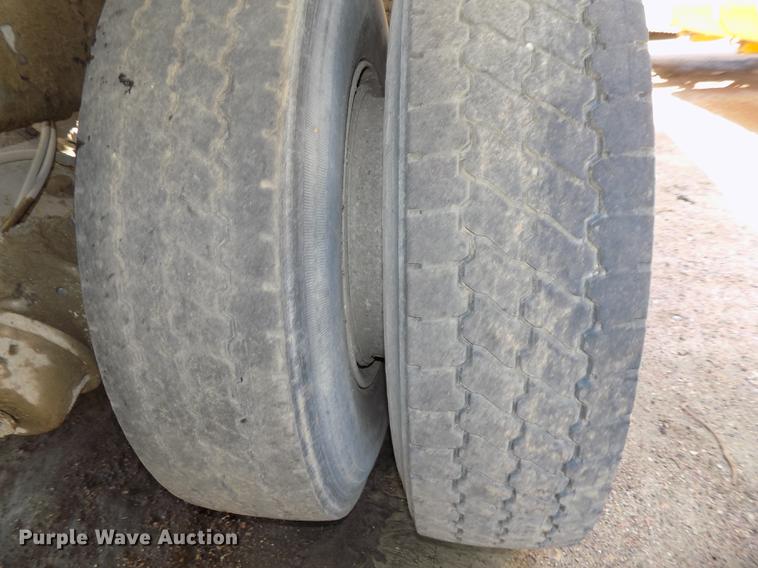 image for item DB8609 1991 Ford LT9000 ready mix truck