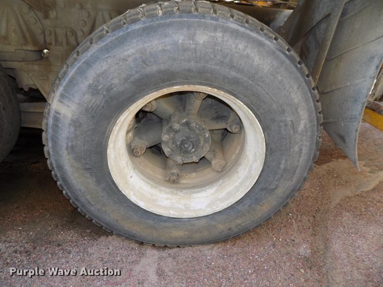 image for item DB8609 1991 Ford LT9000 ready mix truck