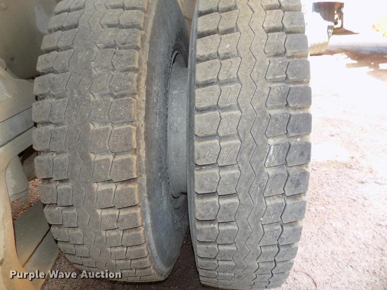 image for item DB8609 1991 Ford LT9000 ready mix truck