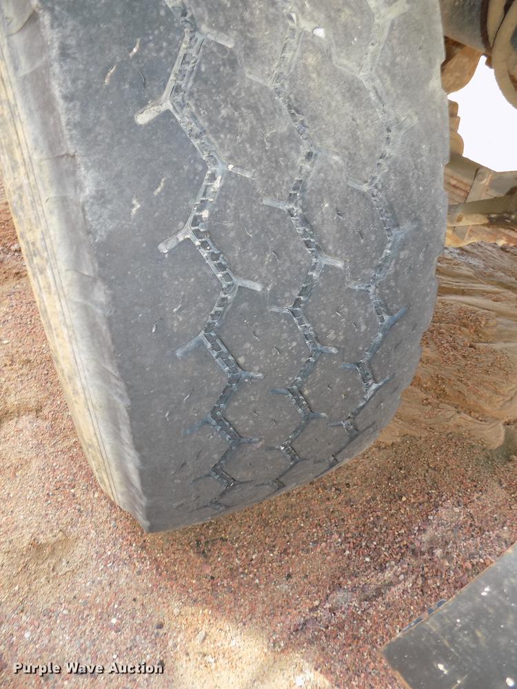 image for item DB8609 1991 Ford LT9000 ready mix truck