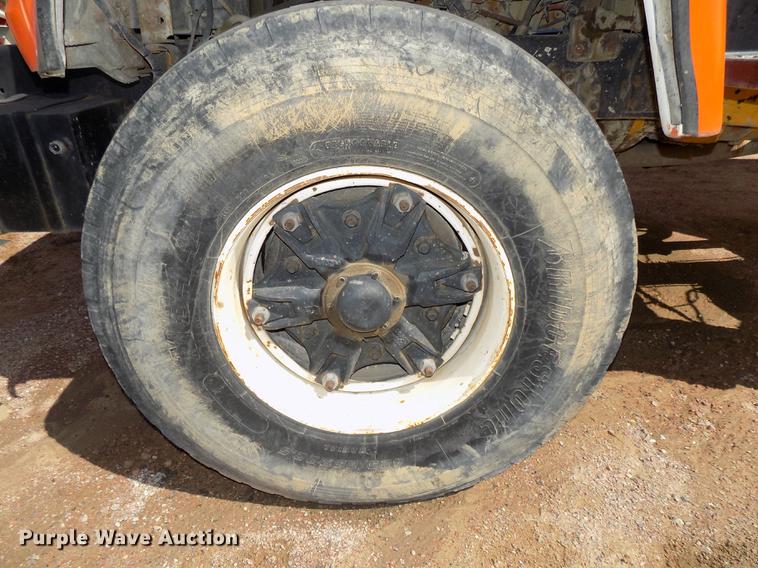 image for item DB8609 1991 Ford LT9000 ready mix truck