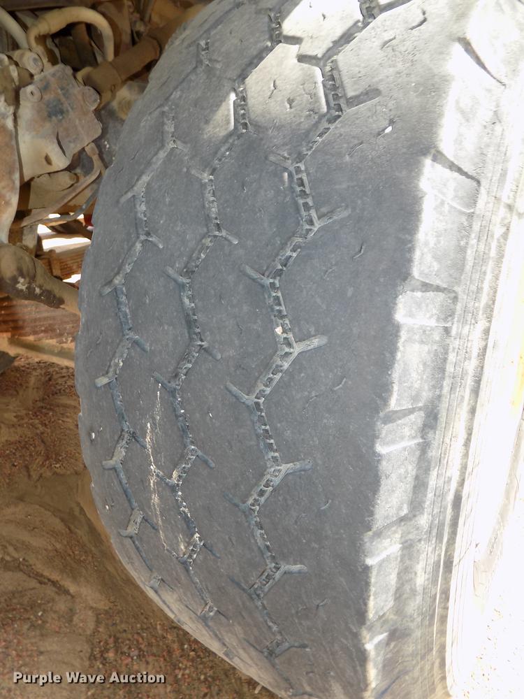 image for item DB8609 1991 Ford LT9000 ready mix truck