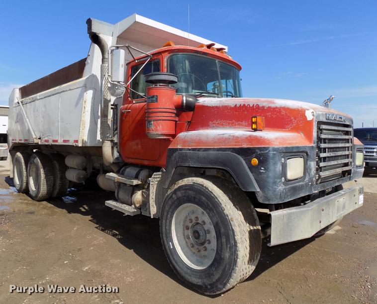 image for item DB8610 1991 Mack RD690S dump truck