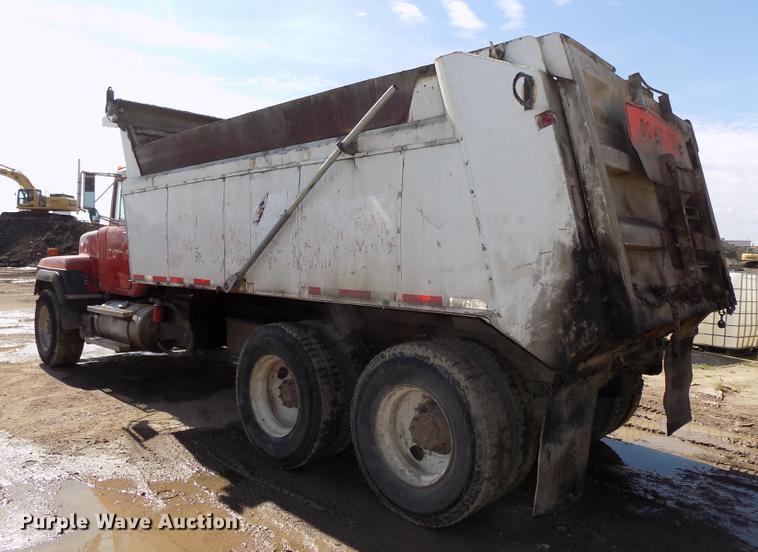 image for item DB8610 1991 Mack RD690S dump truck